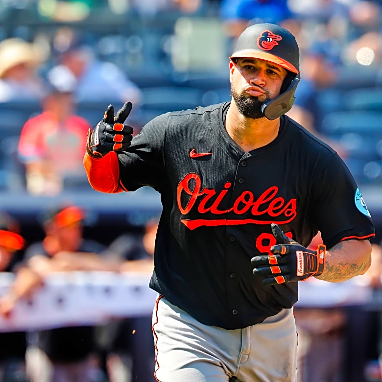 Catcher Gary Sánchez agrees to a $1.75 million, one-year deal with the Brewers, AP source says