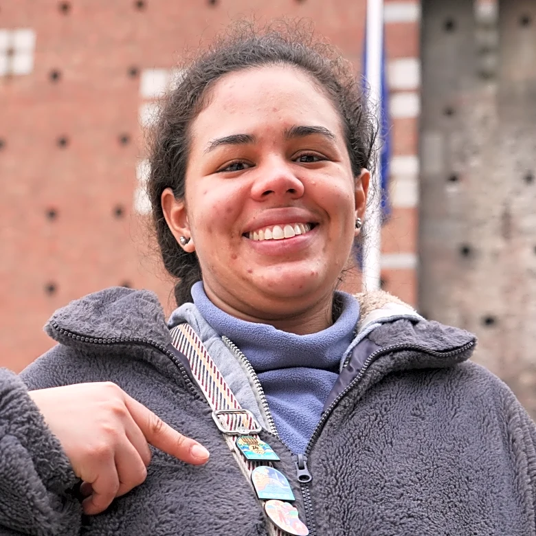 Olympic pin mania has collectors running between landmarks and swarming a trading center