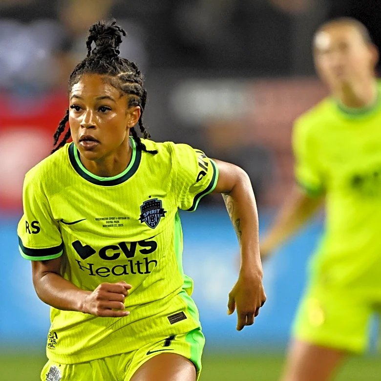 The Current get midfielder Croix Bethune from the Spirit for $1 million