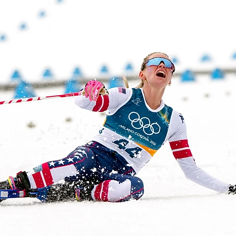 Jessie Diggins fights injury to take bronze in race dominated by Sweden at Milan Cortina Games