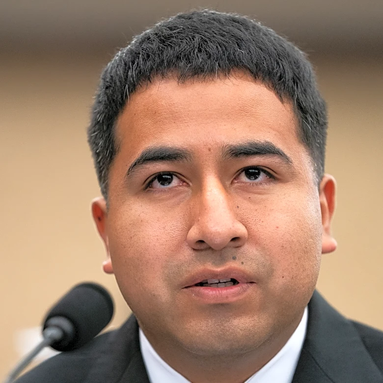 Judge dismisses California deportation case for Mexican father of 3 U.S. Marines