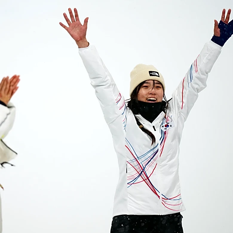 Chloe Kim falls short of Olympic three-peat, but passes the torch to a protege from South Korea