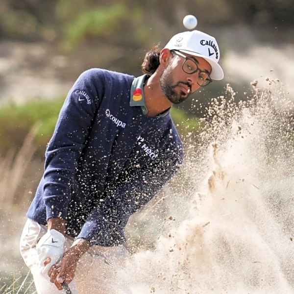 Bhatia and Hisatsune share Pebble Beach lead. Travis Kelce and amateurs head home