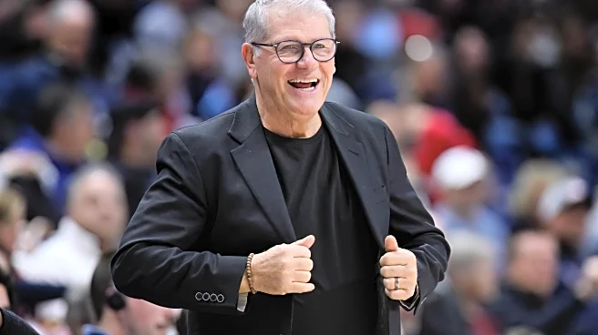 Geno Auriemma ties Tara VanDerveer for most AP Top 25 appearances as UConn stays No. 1