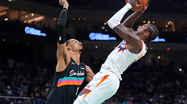 Spurs beat the Suns 121-94 in Austin for their 7th straight win