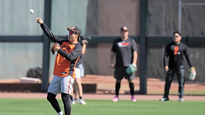 Jung Hoo Lee works to find rhythm in right field after Giants signed Harrison Bader to play center