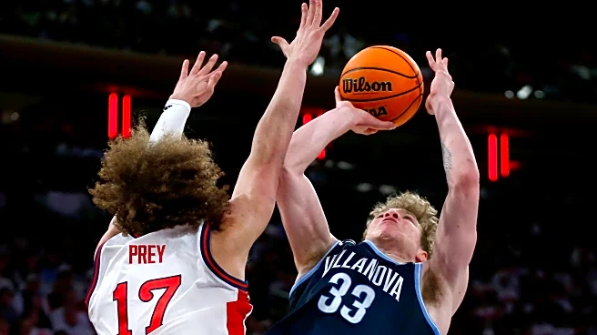 Villanova starting forward Matt Hodge injured against No. 15 St. John's