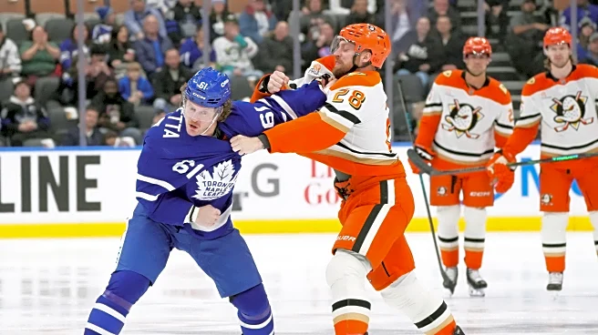 Maple Leafs beat Ducks 6-4 to end 8-game slide. Matthews injured on knee-on-knee hit