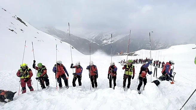 A deadly South Tyrol avalanche kills 2 skiers, trapping 25 near the Austria border