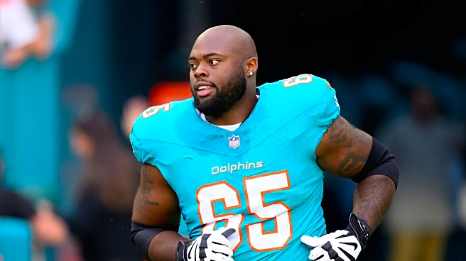 The 49ers agree to a deal with free agent guard Robert Jones, AP source says