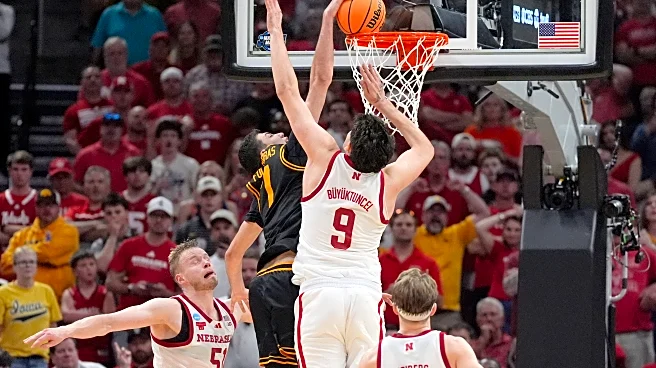 Nebraska's Fred Hoiberg takes blame for having 4 players on floor, leading to critical Iowa bucket