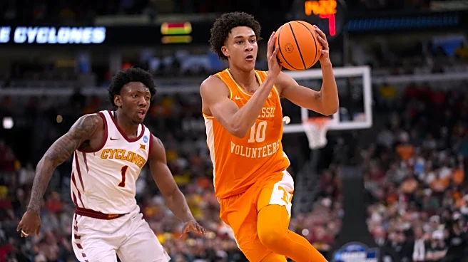 Ament scores 18 as Tennessee beats Iowa State 76-62 to advance to third straight Elite Eight