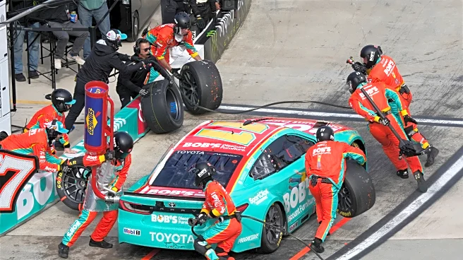 Chase Elliott beats Denny Hamlin at Martinsville Speedway for 1st NASCAR win of season