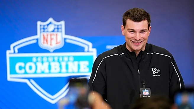 Raiders coach Klint Kubiak doesn't want a rookie QB to start Week 1 in right scenario