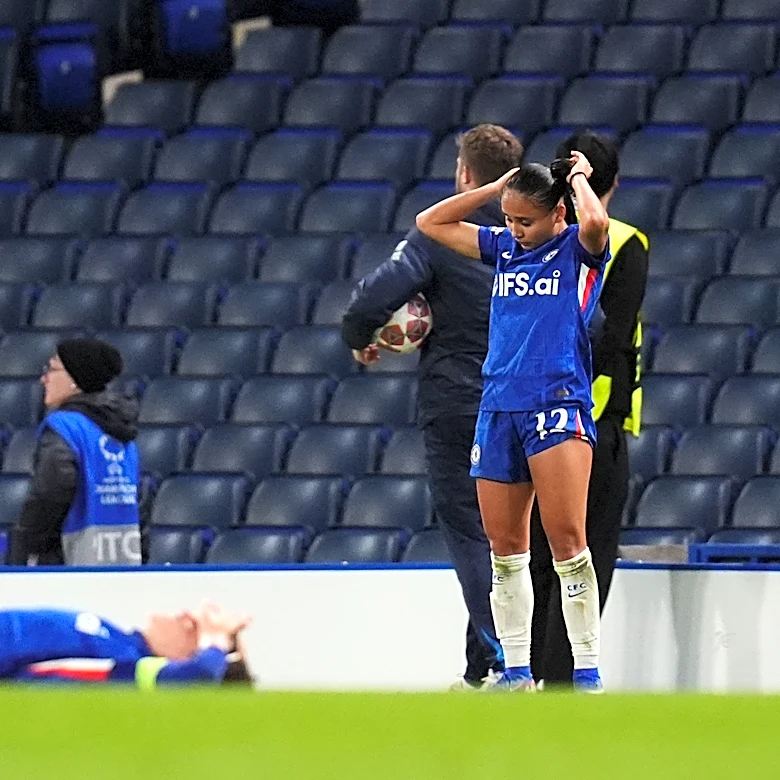 Chelsea coach laments lack of VAR on hair-pulling incident in Women's Champions League