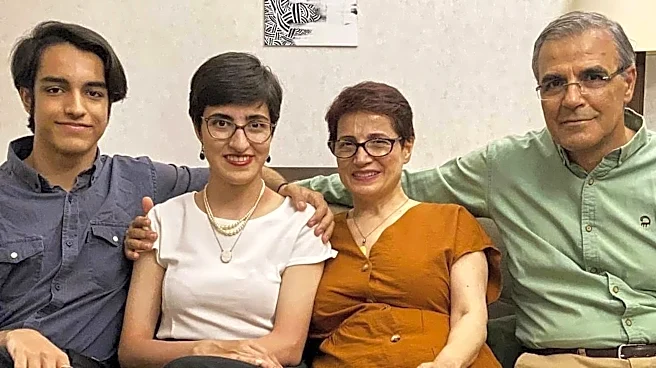 Leading Iranian human rights lawyer detained in Tehran, daughter says