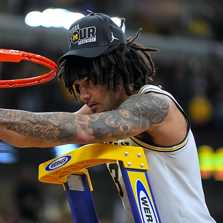 Michigan starter Elliot Cadeau joins teammates at Final Four after accidental exposure to nuts
