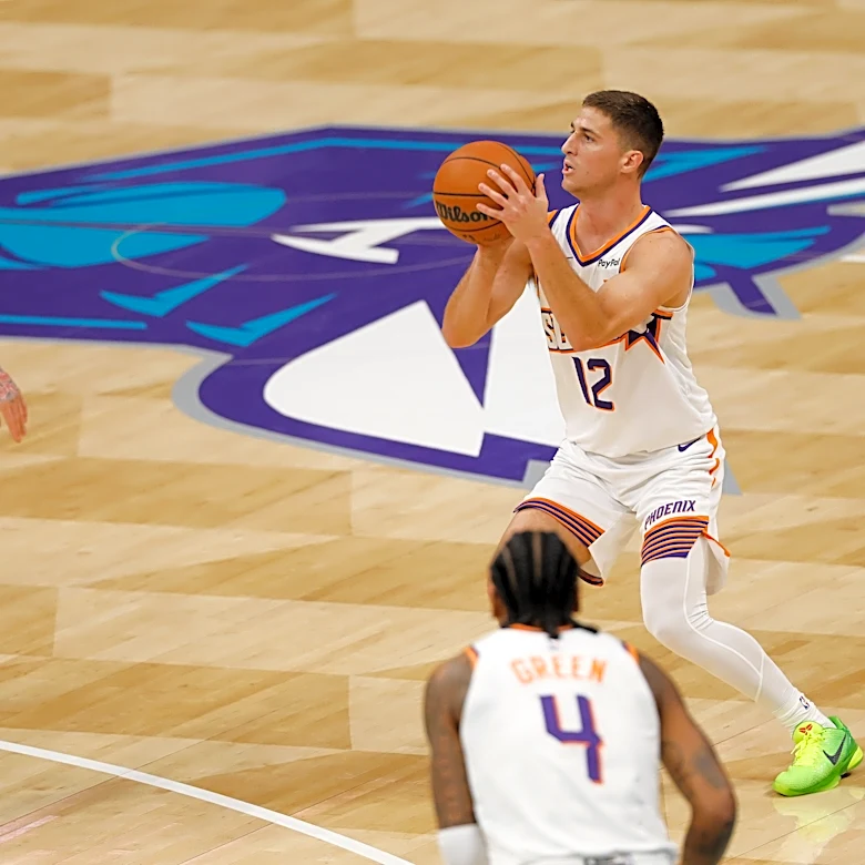 Suns guard Collin Gillespie sets franchise record for 3-pointers in a season