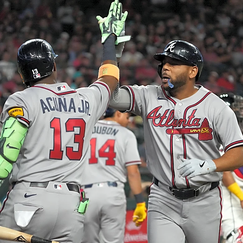 Braves ride an 8-run fifth inning and cruise past the Diamondbacks, 17-2