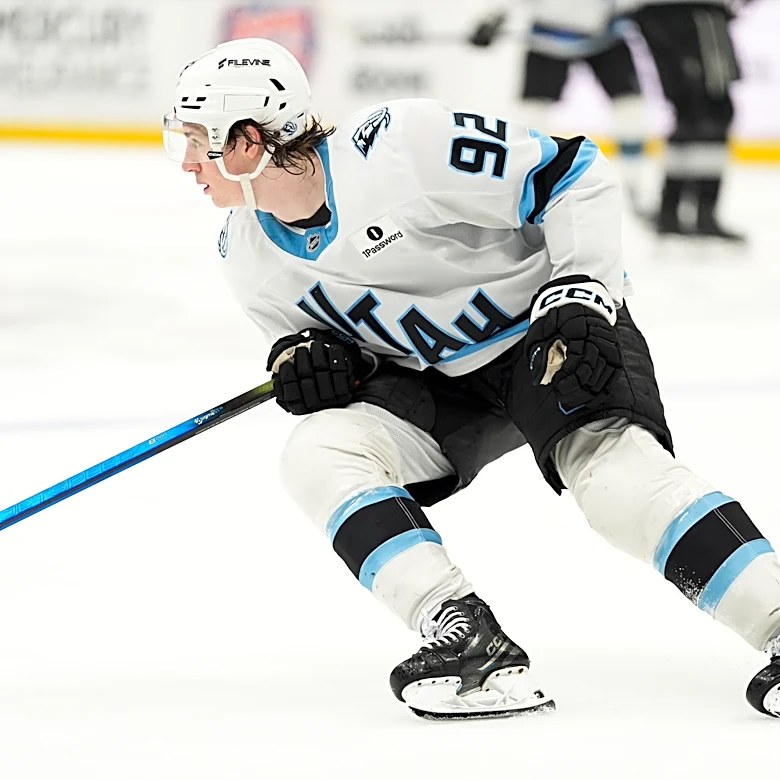 Cooley scores twice in the Mammoth's 6-2 victory over the Kraken