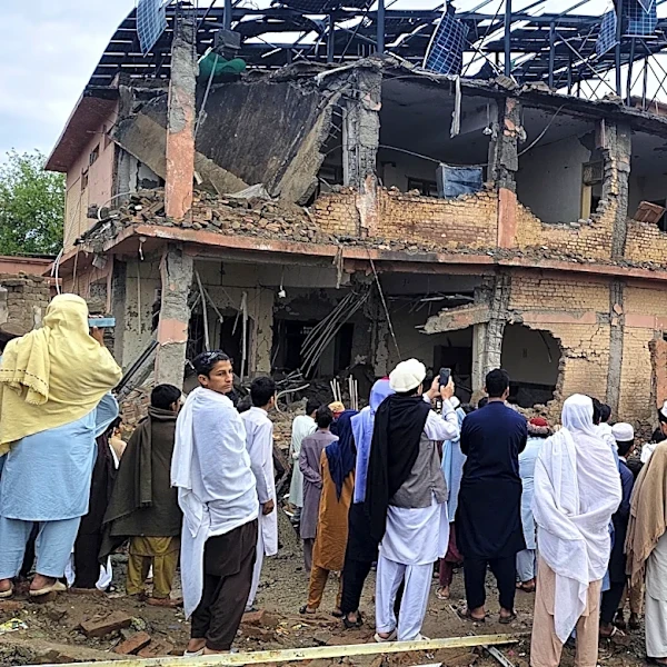 China says peace talks between Afghanistan and Pakistan are advancing