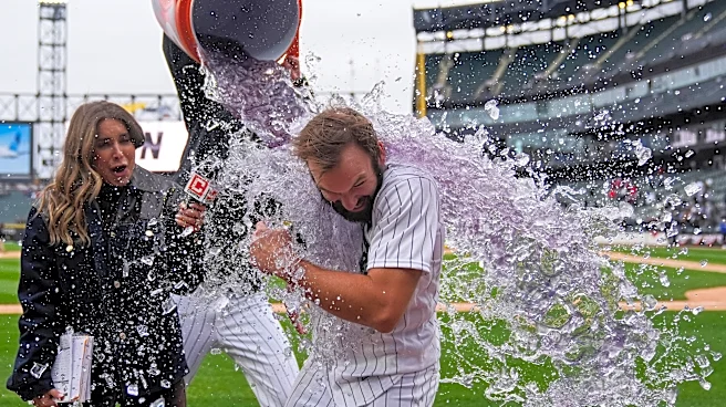 Peters' single caps 2-run 10th as White Sox beat Blue Jays 5-4 in home opener