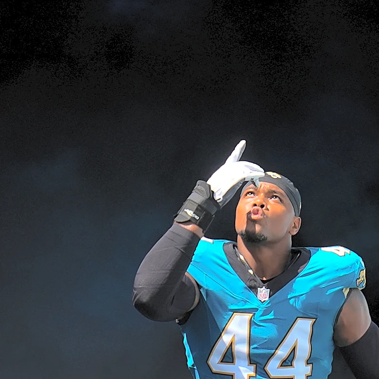 Edge rusher Travon Walker and the Jaguars agree on a 4-year, $110M contract extension