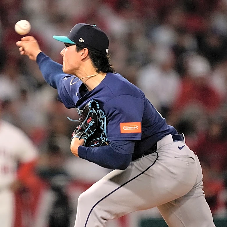 Mariners beat Angels 3-1 when Young breaks scoreless tie in 10th after Woo's strong start