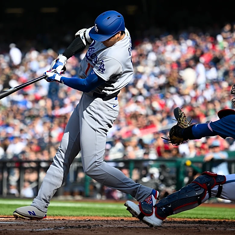 Freeman, Pages lead another offensive barrage by the Dodgers in a 10-5 win over Washington