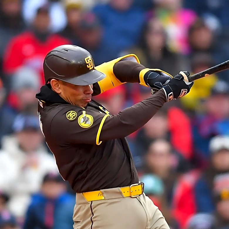 Padres beat Red Sox 3-2 at frigid Fenway on Laureano's bloop RBI single in 9th