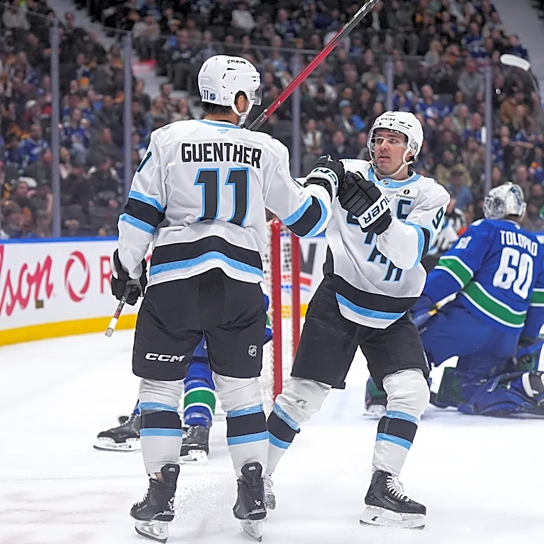 Clayton Keller's 3rd career hat trick helps Mammoth to a 7-4 win over the Canucks