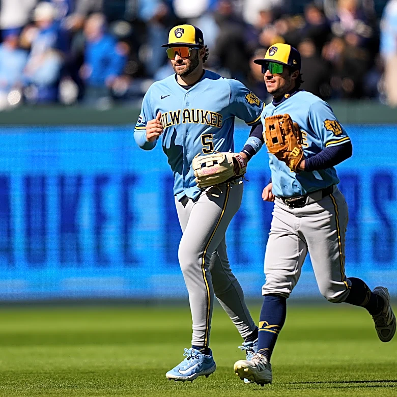 Sal Frelick leaves Brewers' second game against Royals with left side tightness