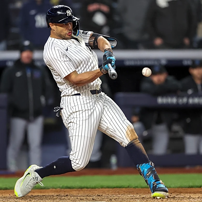 Giancarlo Stanton sparks Yankees with first regular-season stolen base since 2020