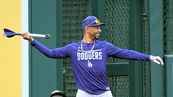 Dodgers place Mookie Betts on injured list with right oblique strain