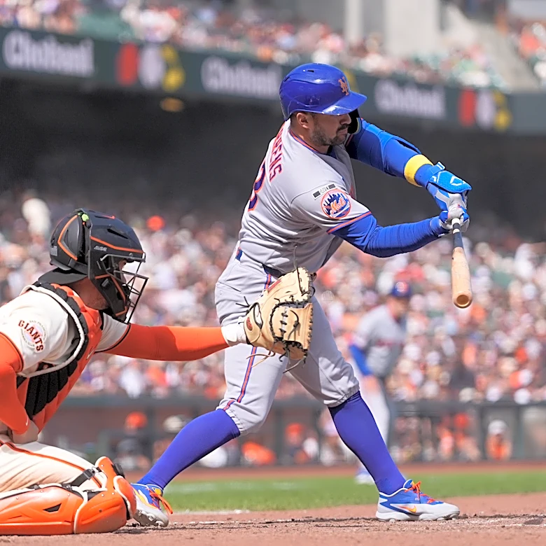 Torrens' pinch-hit double keys Mets' 4-run 8th as New York knocks off the Giants again, 5-2