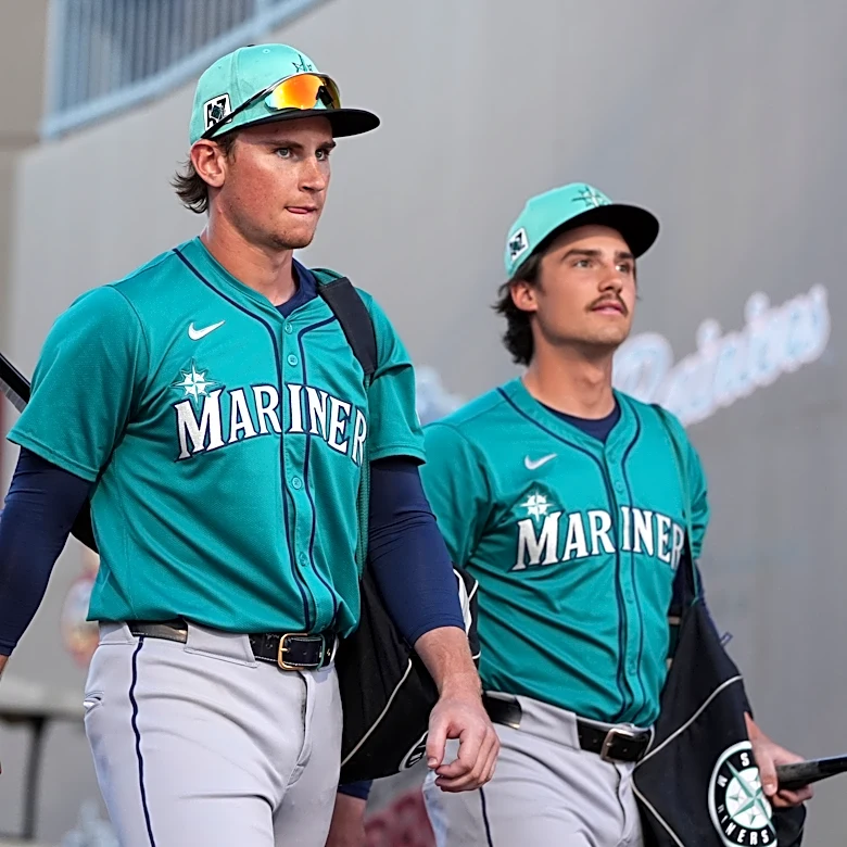 Mariners top prospect Colt Emerson focused on rewards, not risks of his new contract