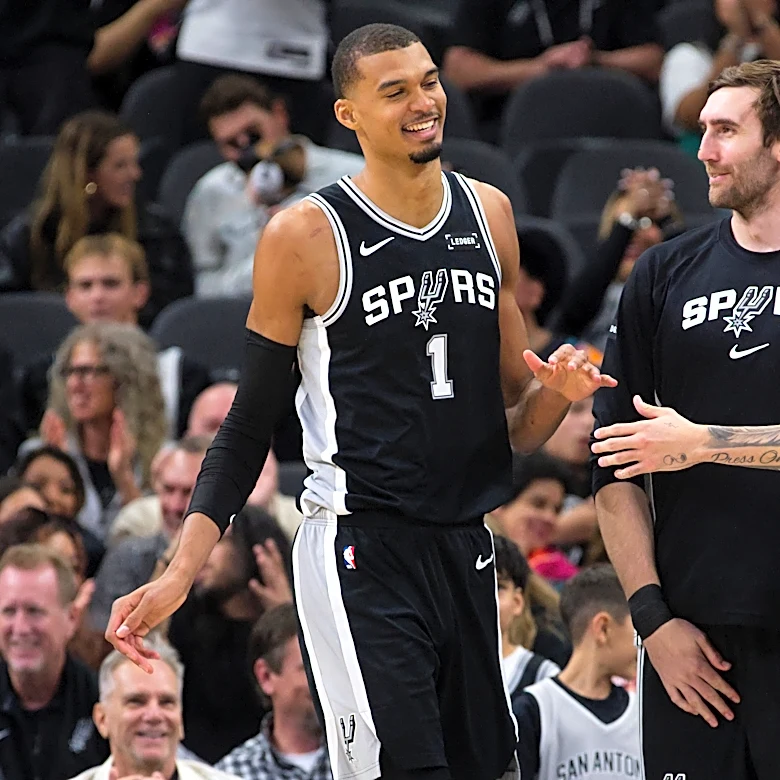 Spurs' Wembanyama leaves game against 76ers in first half with bruised left rib