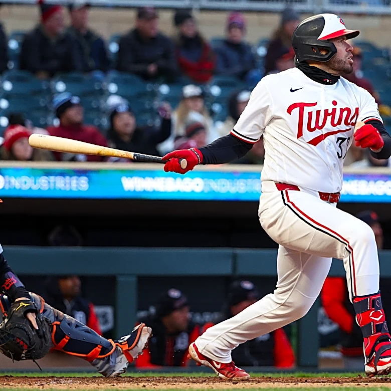 Keaschall hits a 2-run homer and the Twins hold on for a frigid 7-3 win over the Tigers