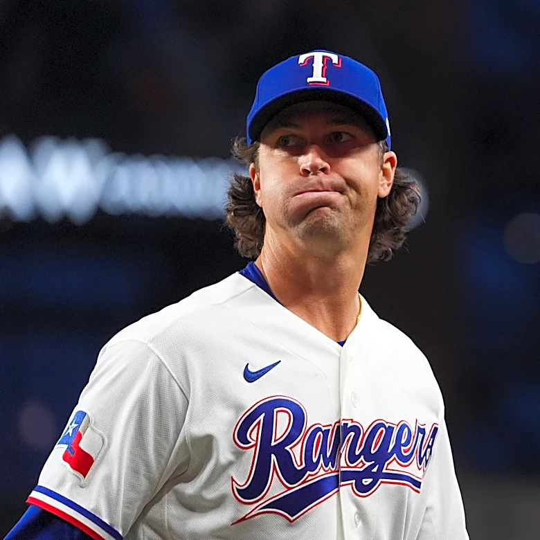Rangers' deGrom had mild discomfort in right knee before Monday start but feels OK