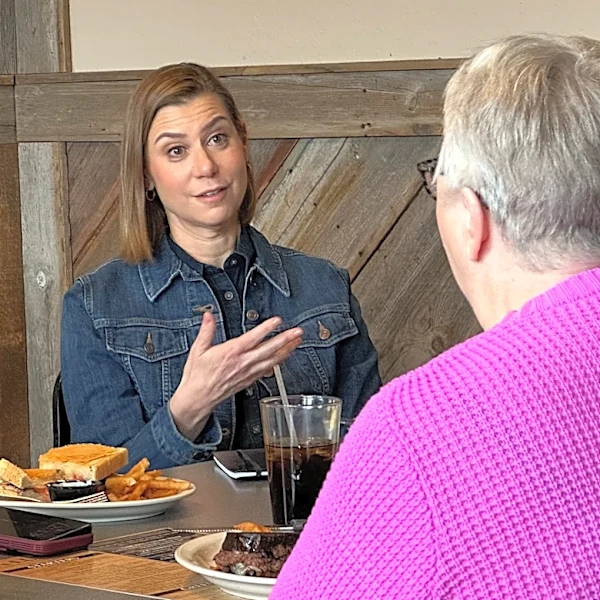 Sen. Elissa Slotkin sits down with Trump voters in Iowa while campaigning for Democrats