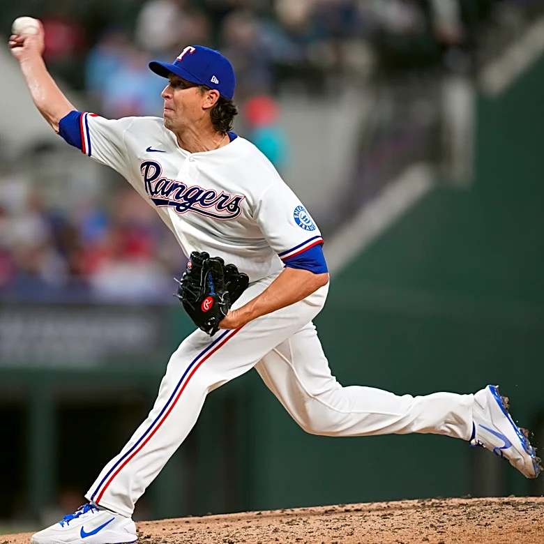 Rangers say MRI shows no issue with deGrom's knee after 2-time Cy Young winner says he's fine