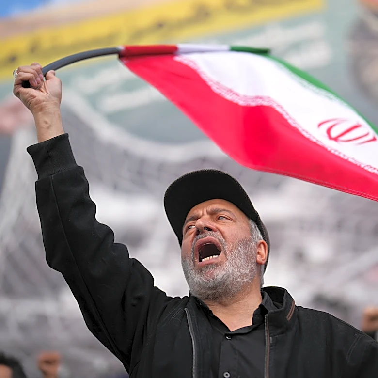 Ceasefire is threatened as Israel expands Lebanon strikes and Iran closes strait again