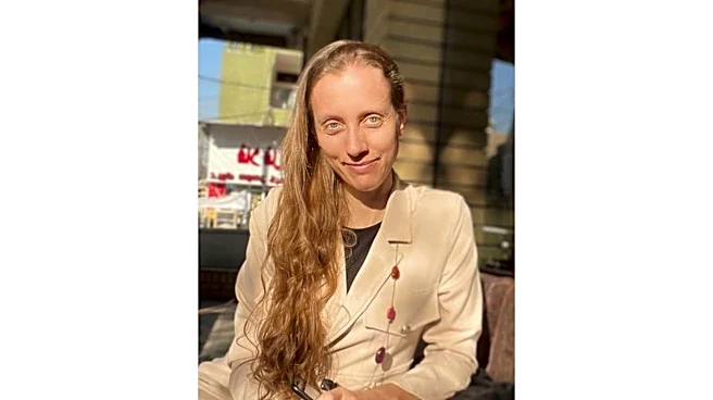 Mother hopes freed US reporter will come home following her release from Iraqi captors