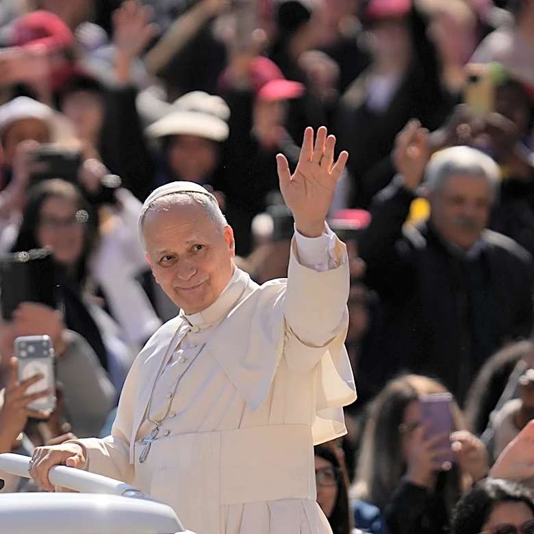 White Sox will pay tribute to loyal fan Pope Leo by giving away pope-themed hats