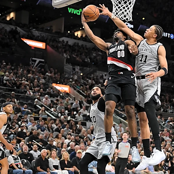 Fox scores 25 points to lead short-handed Spurs past Trail Blazers 112-101