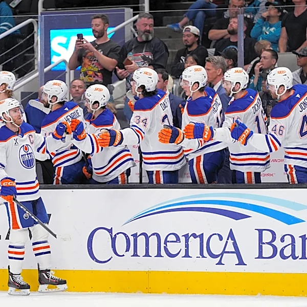 Connor McDavid's hat trick leads the Oilers to a 5-2 win over the Sharks