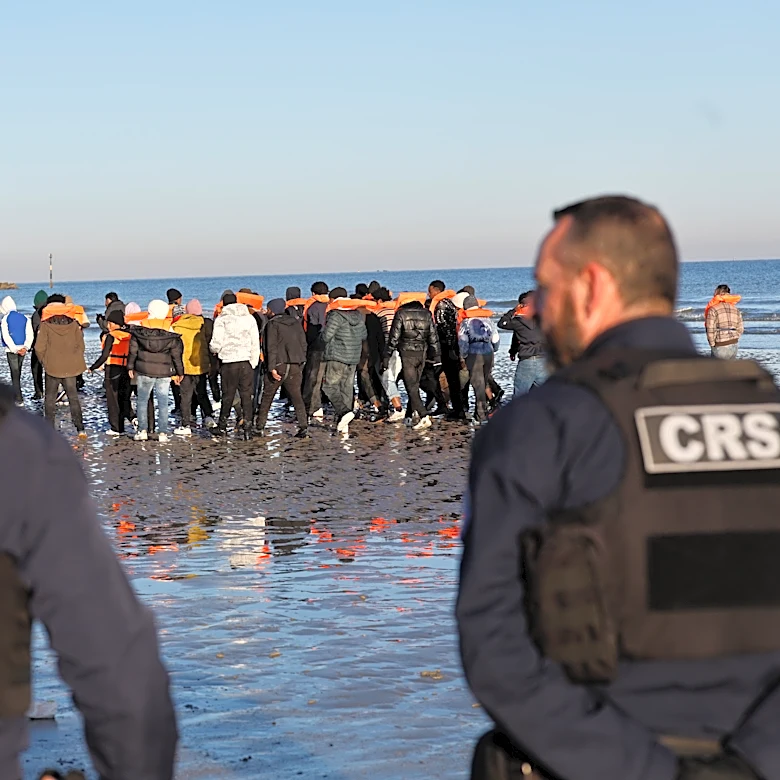 4 dead, 38 rescued during attempted channel crossing from France to UK