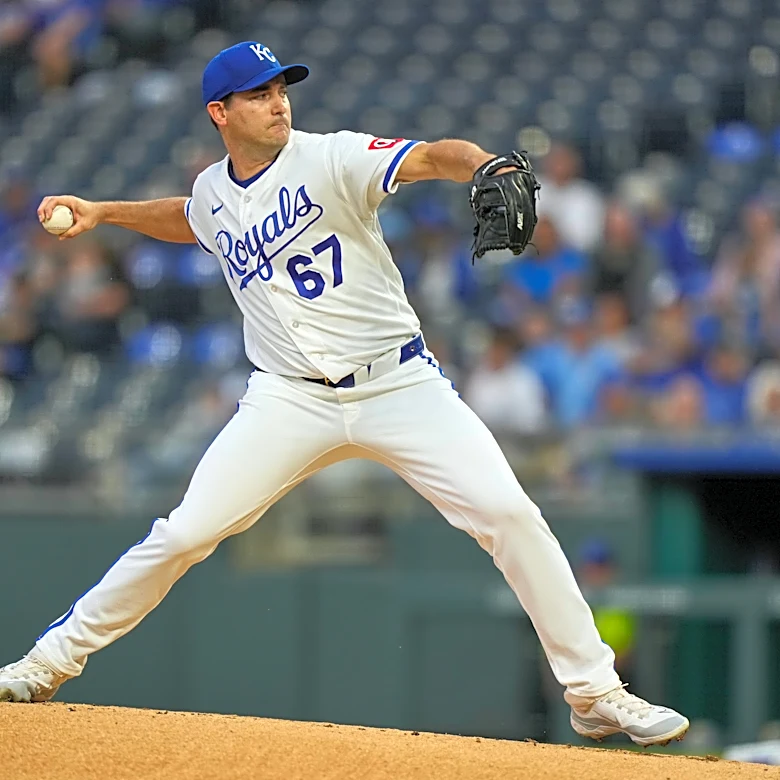Anthony Kay earns first MLB win since 2021 as White Sox shut out Royals 2-0