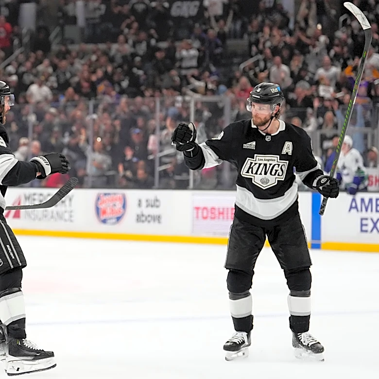 Adrian Kempe scores twice, Kings top Canucks 4-1 to move back into Western Conference wild card spot