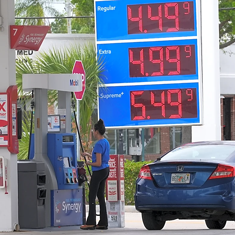 War in Iran sends inflation soaring and the mood of American consumers plunging